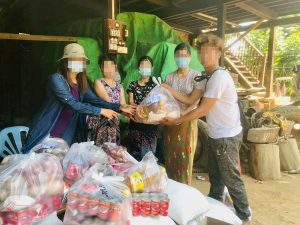 ဝိုင်းမော်မြို့နယ်မှ CDM ပညာရေးဝန်ထမ်း (၁၄) ဦးအား ရောင်စုံလူငယ်များအဖွဲ့ (CYG)မှ စာသောက်ဖွယ်ရာများ သွားရောက်ပေးလှူ 