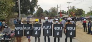 မိုးညှင်းမြို့ ဆန္ဒပြပွဲများတွင် ဦးဆောင်သူဟုဆို​ကာ ပြည်သူ (၃၂)ဦး ဖမ်းဝရမ်းထုတ်ခံရ