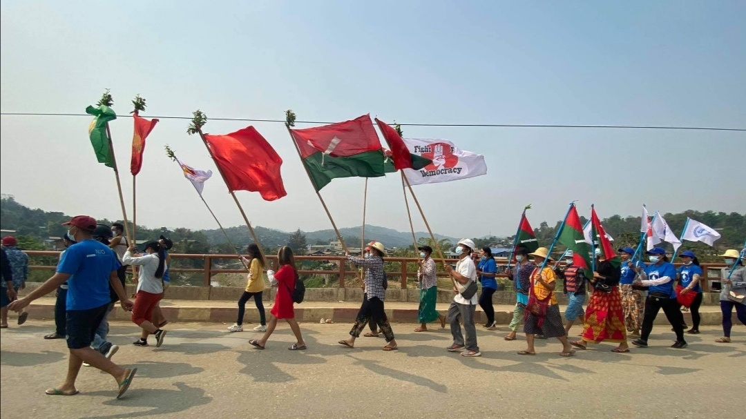 ဖားကန့်မြို့နယ် ဆိုင်းတောင်ကျေးရွာတွင် စစ်အာဏာရှင်စနစ် ဆန့်ကျင်ရေး အလံသပိတ် ပြုလုပ်